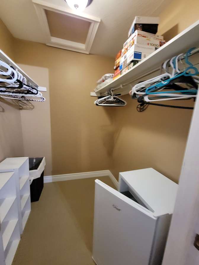 West River St- Ensuite rental's room