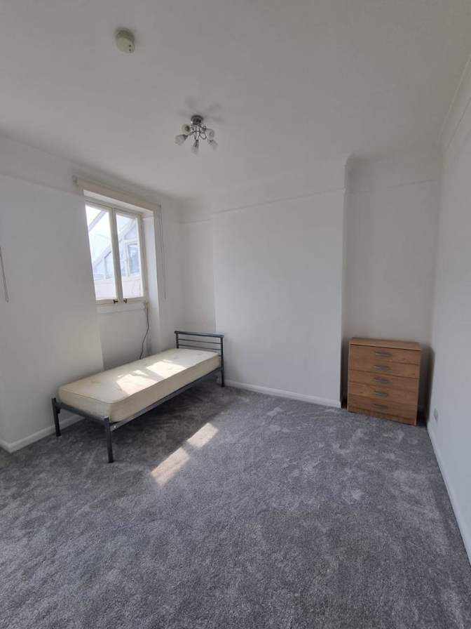Photo of Hayder's room