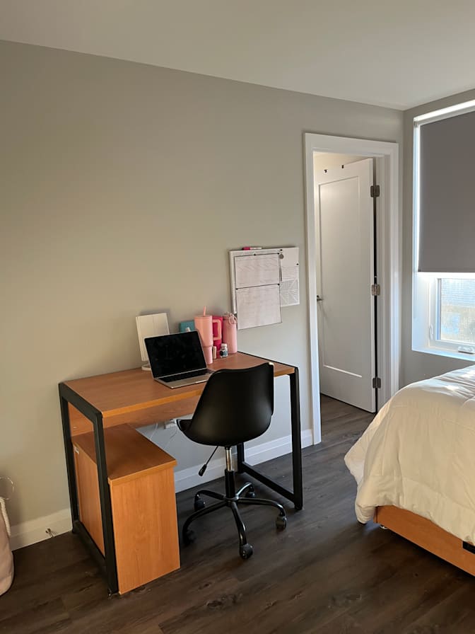 Allison M Juarez's room