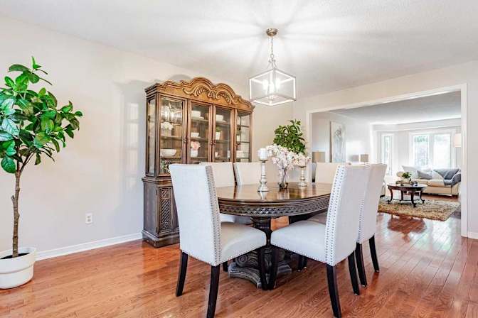 Tolobi Rental's room