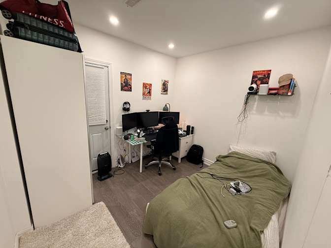 Hasan's room