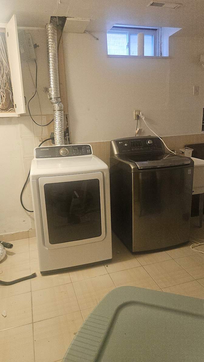 Photo of Ebenezer's room