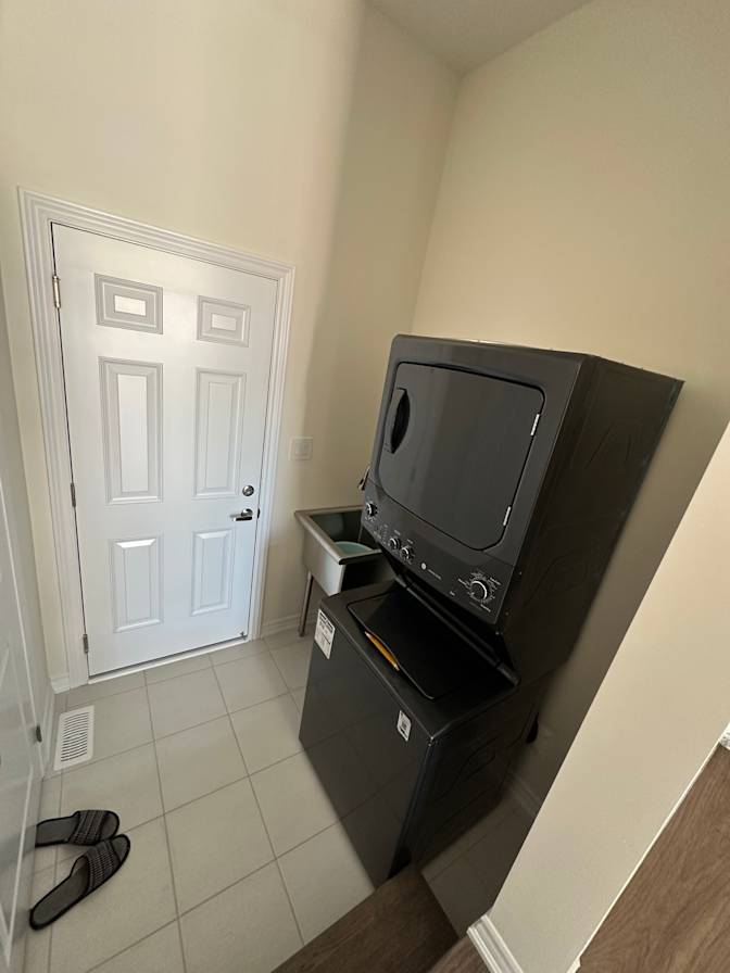 Shuning (Jane) You's room