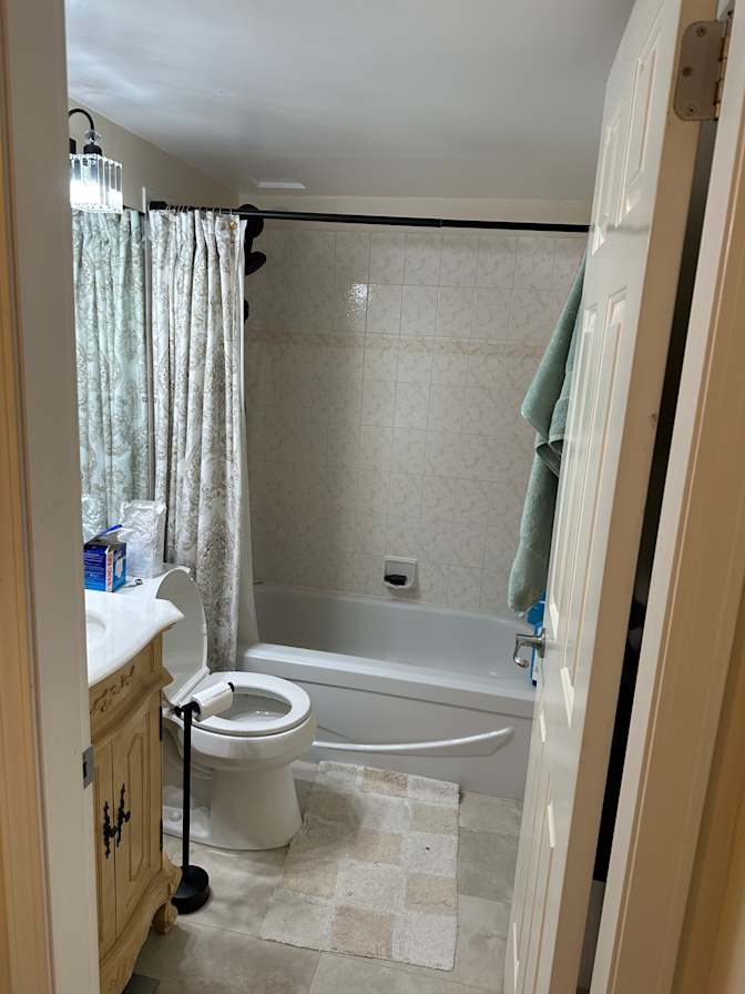 LeahAnn Maybee's room