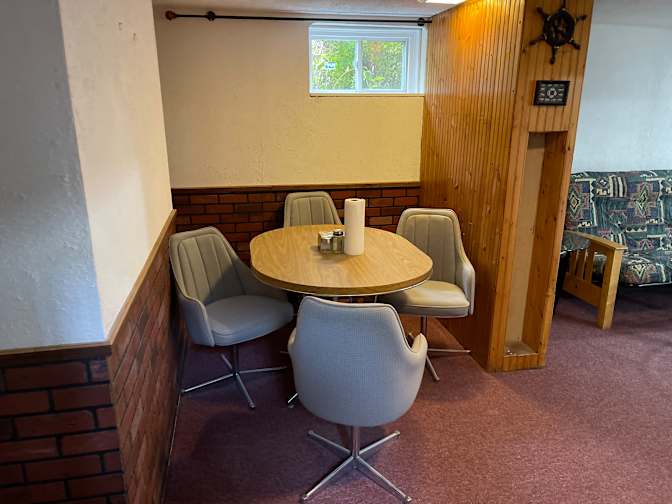 Shawn Mashouf's room