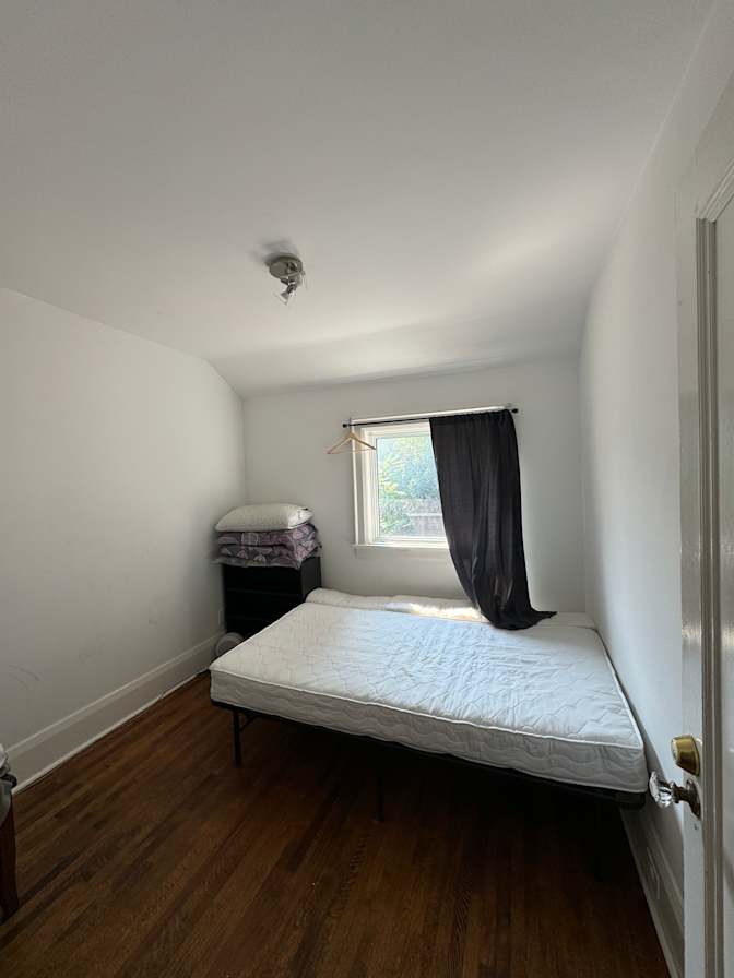 Evelina Suleimanova's room