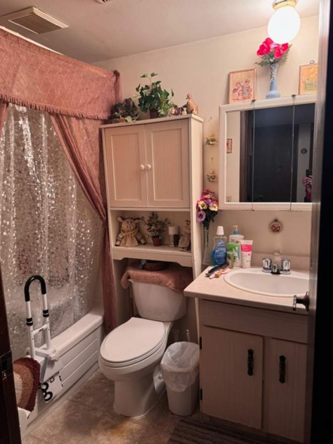 Photo of Linda's room