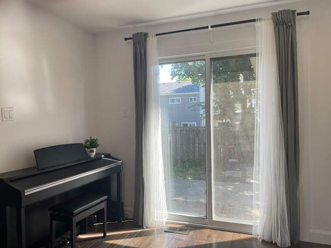 Khanh Hoa Hoa Nguyen's room