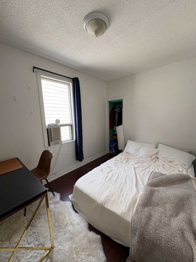 Photo of Vincent Molumby's room