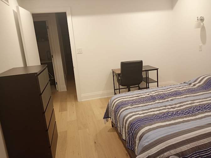 Lahnice Brereton's room