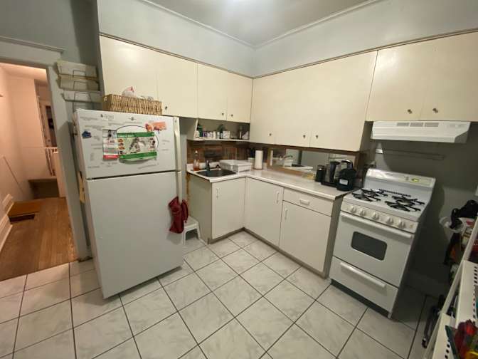 Carrie-Anne Pidgeon's room