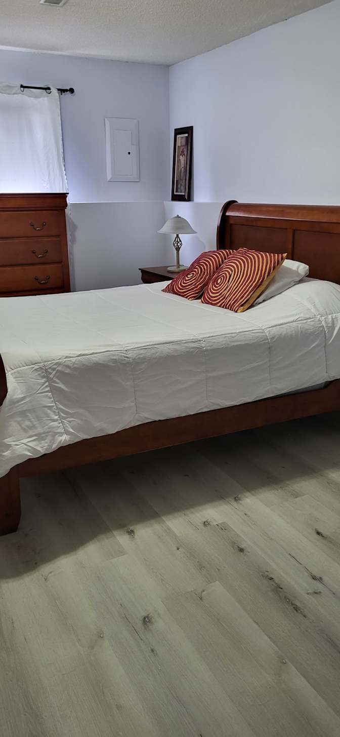 White Rock Home's room