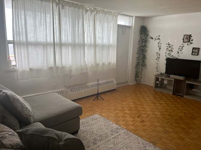 Chris-ann brown's room