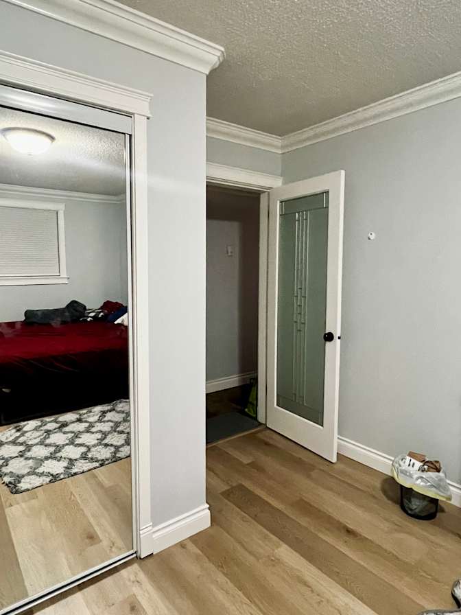 Sehrish Pretty's room