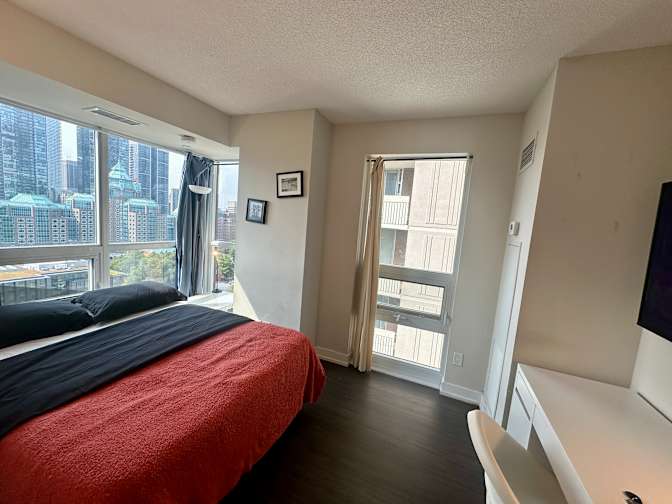 Harrington Toronto's room