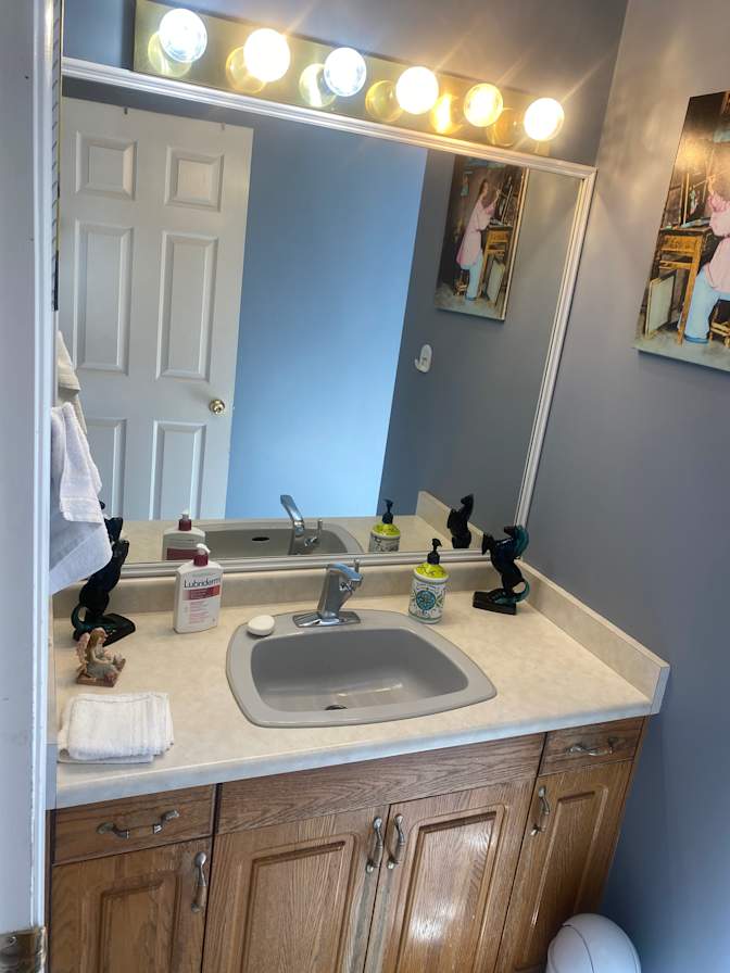 William  Lowe's room