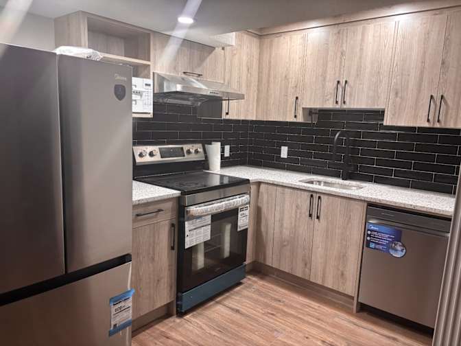 OLUDARE DAVID's room