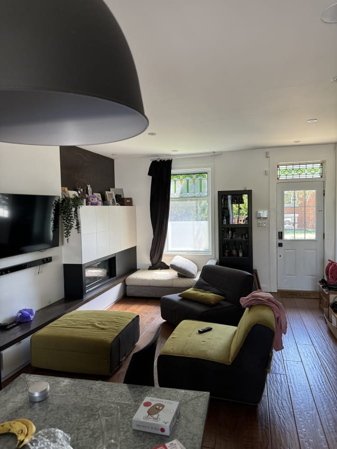 Ahier, Martine's room