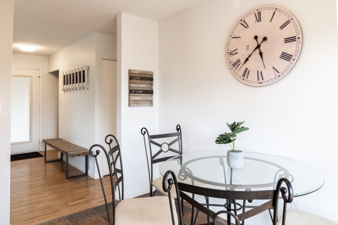 Robert Thomson's room