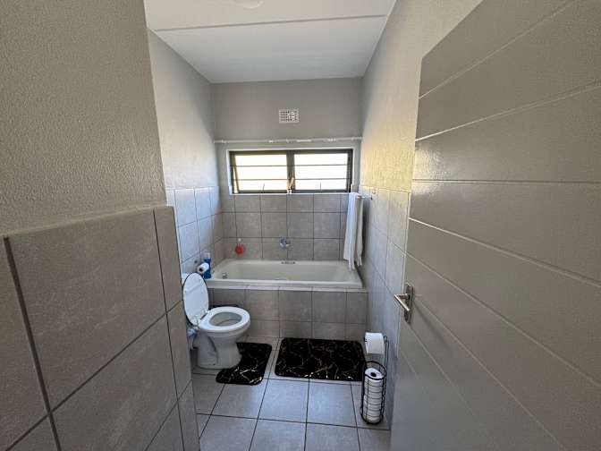 Photo of Jonathan Bossoke's room