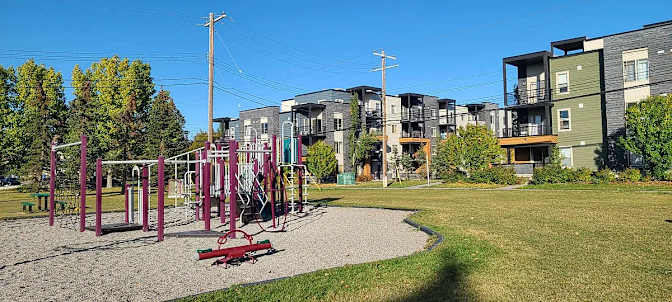 Quynh Huong Le's room