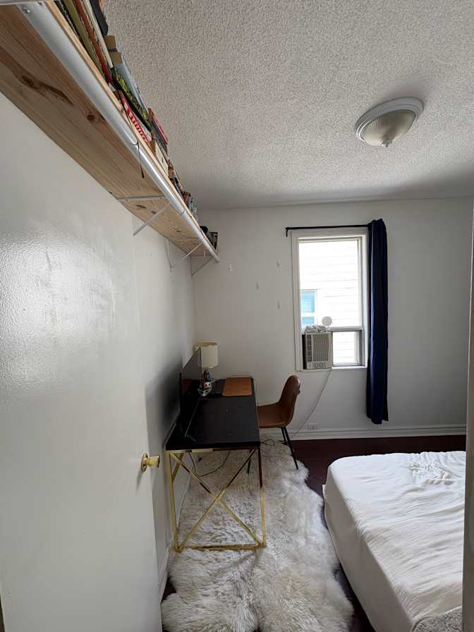 Photo of Vincent Molumby's room