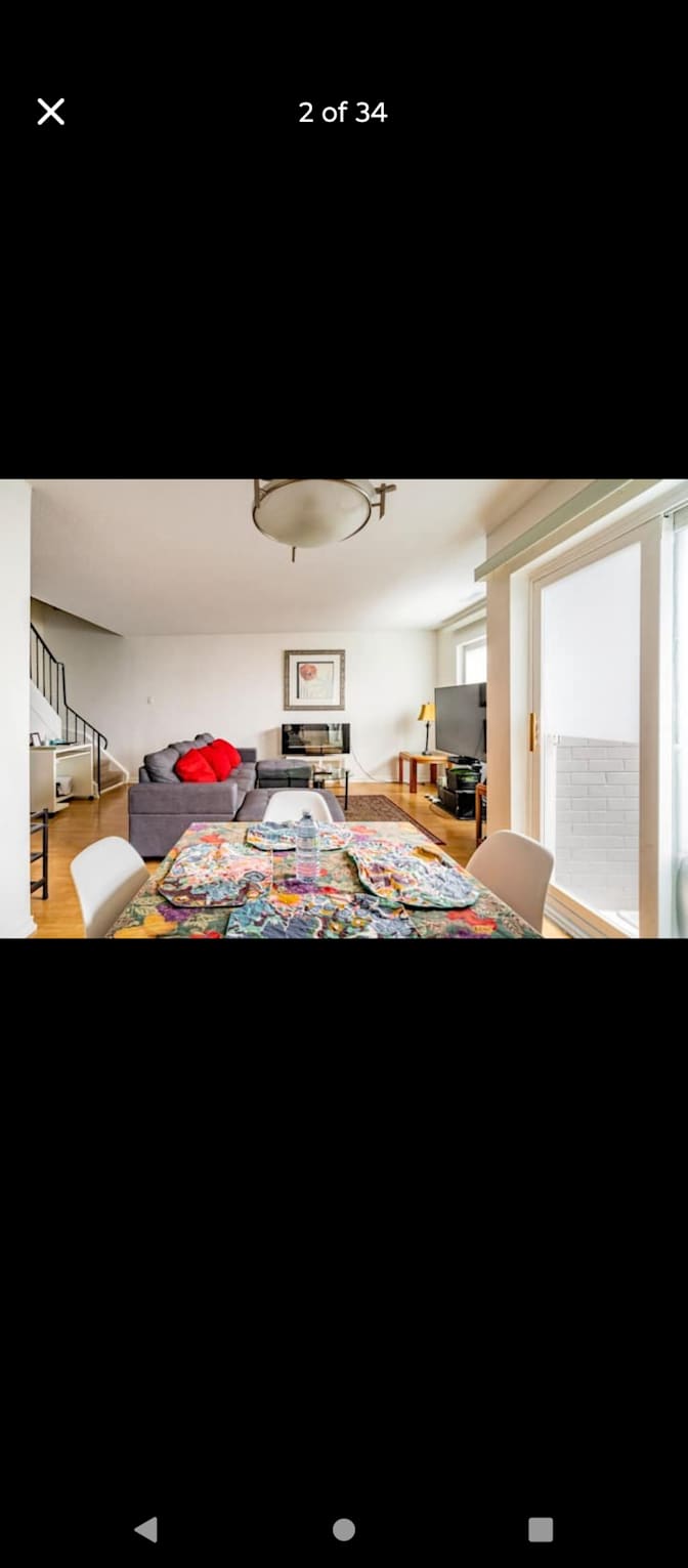 Andrew Karabinos's room