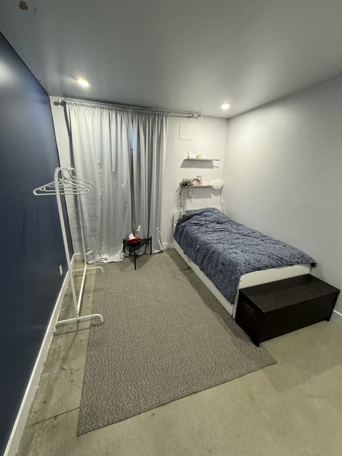 Ahier, Martine's room