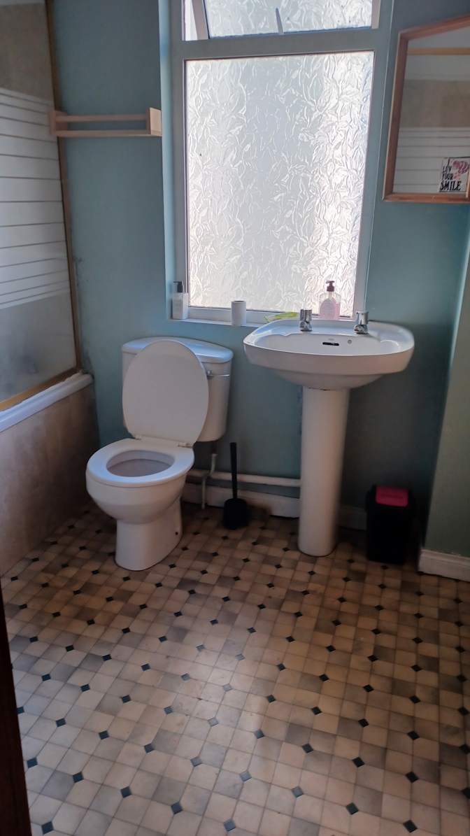 Photo of Des's room