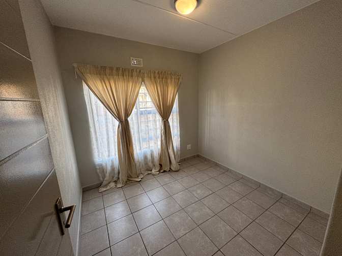 Photo of Jonathan Bossoke's room