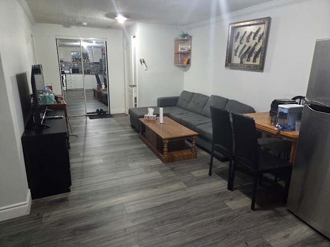 Amandeep Jakhu's room