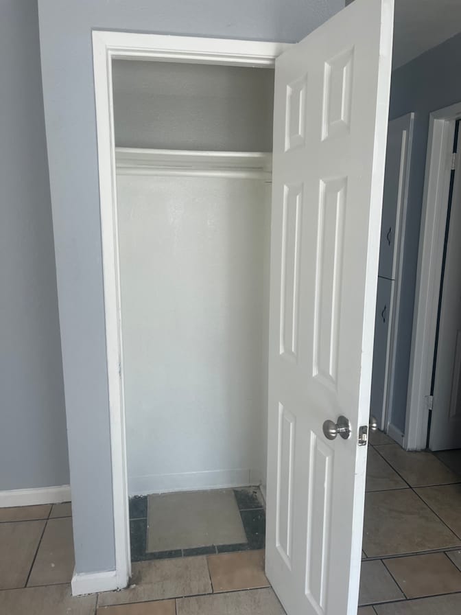 Room share to rent Las Vegas, Nevada 89101 2 bedr...