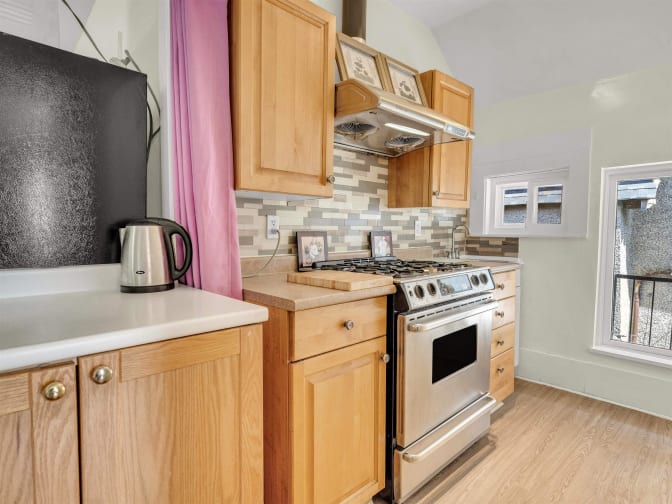 Photo of Tom (Langara Share House)'s room