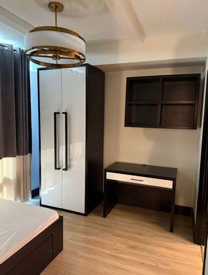 Furnished room with own bathroom in an apartment Ric Roomies ca