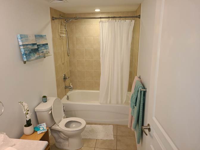 OYEYEMI IDRIS's room