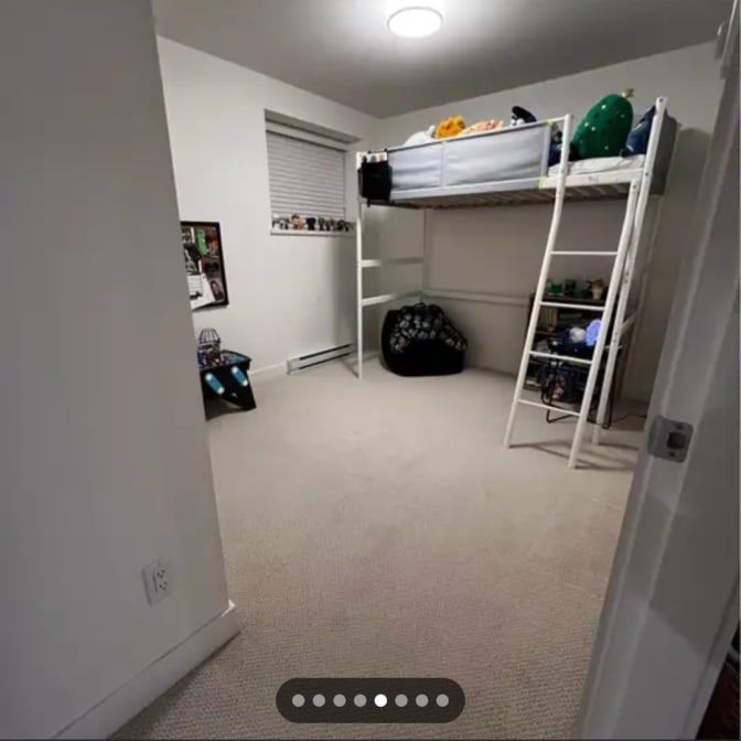 Cheryl.Carrots's room