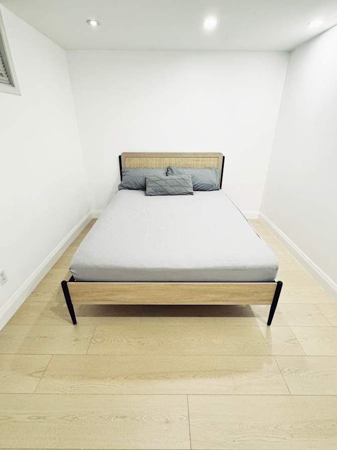 Toronto Room for Rent's room