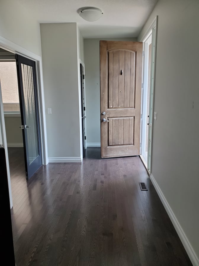 Long (Tony) Duong's room