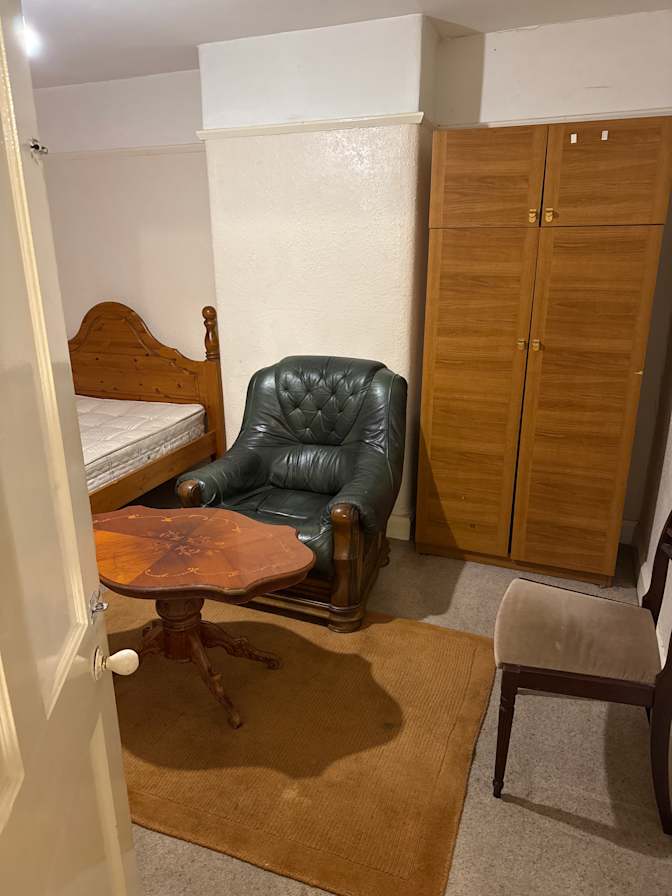 Photo of Godwin's room