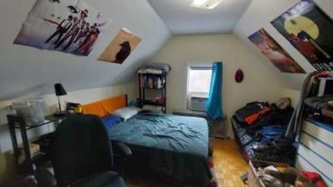 Andrea's room