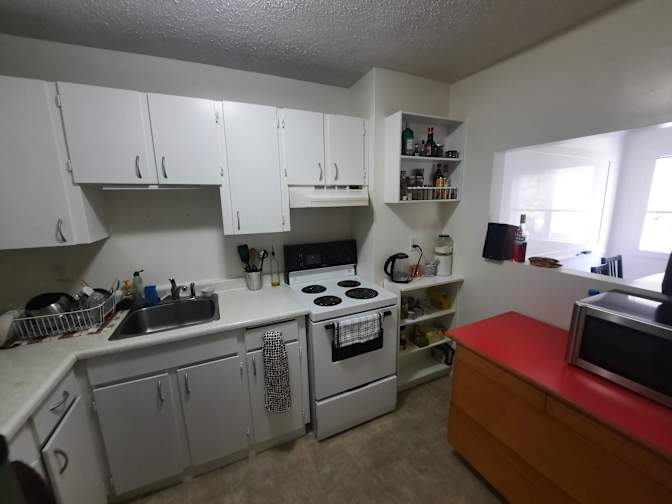 Andrew Cunningham's room