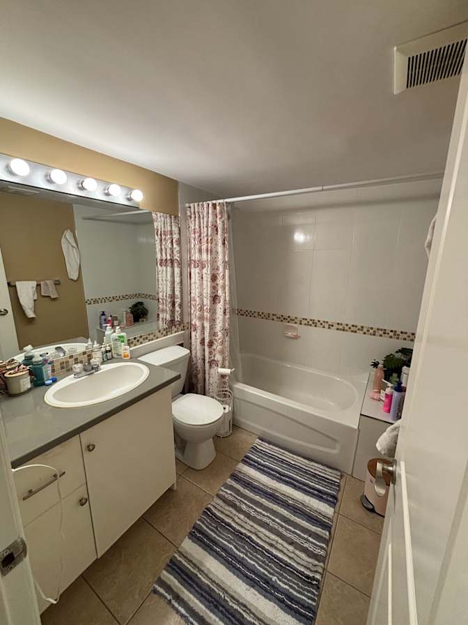 Anneliese Yanota's room