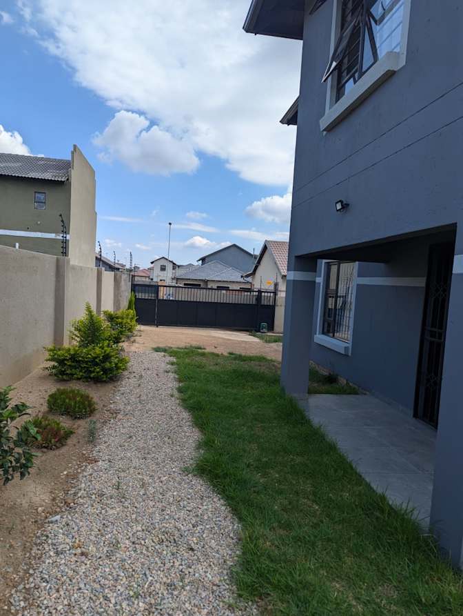 Photo of zihle D's room