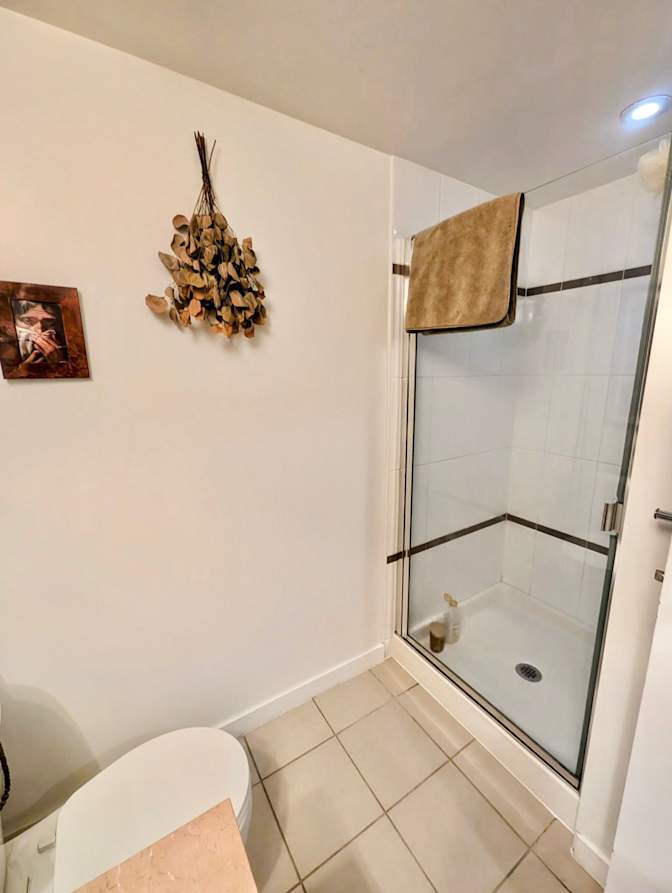 Christal Sarana's room