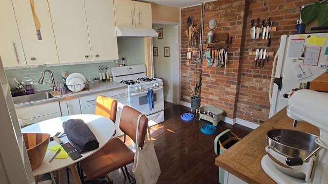 Lizzy Downes-Thom's room