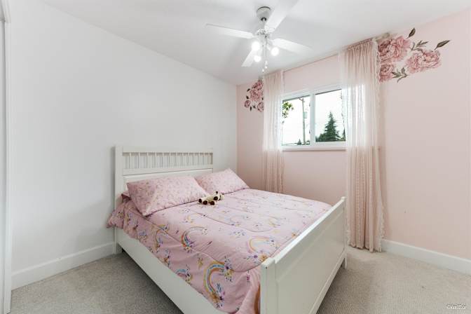 Photo of Diako's room