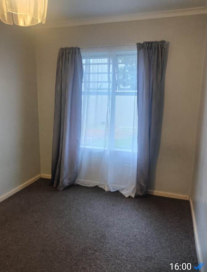 Photo of V HENDRICKS's room