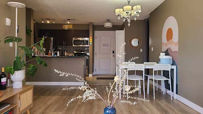 Quynh Huong Le's room