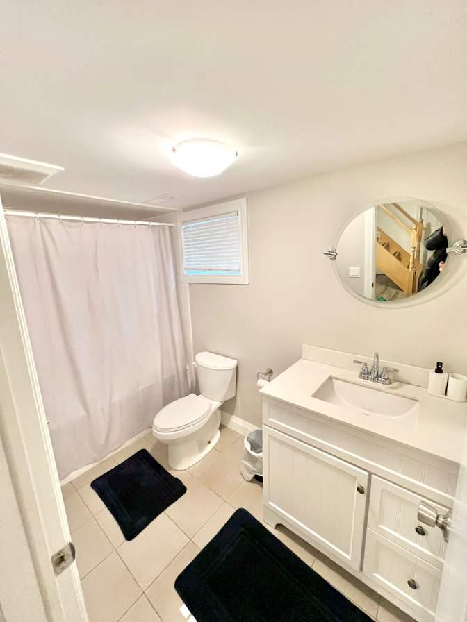 EKC Homestay Toronto's room