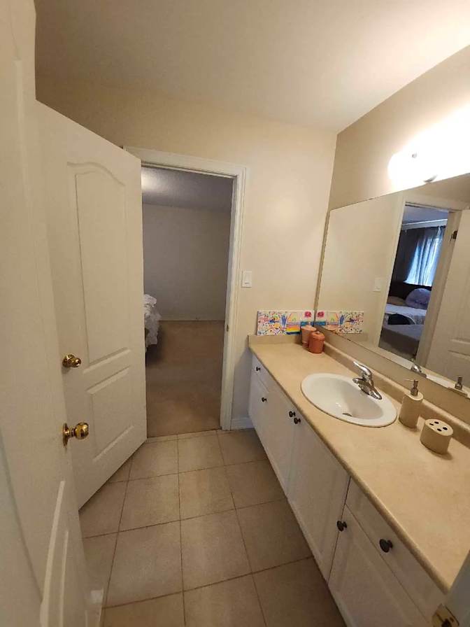 ERANGA UKWATTA's room